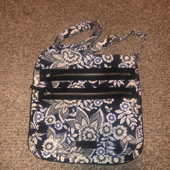 Vera Bradley Handbags - Vera Bradley Signature Cotton Triple Zip Hipster Crossbody Purse Black & White